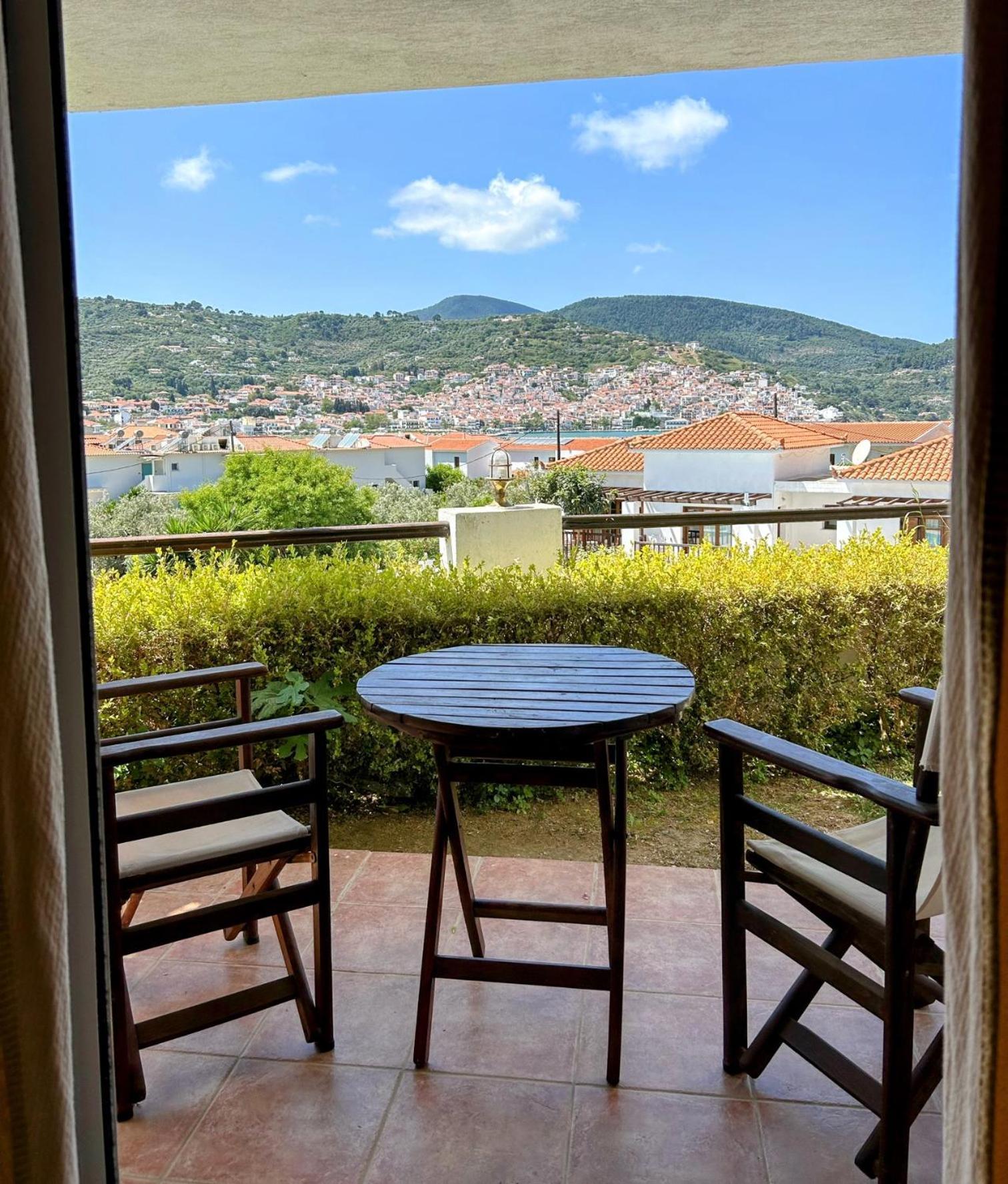 Maistros Suites - Pera Skopelos Dış mekan fotoğraf